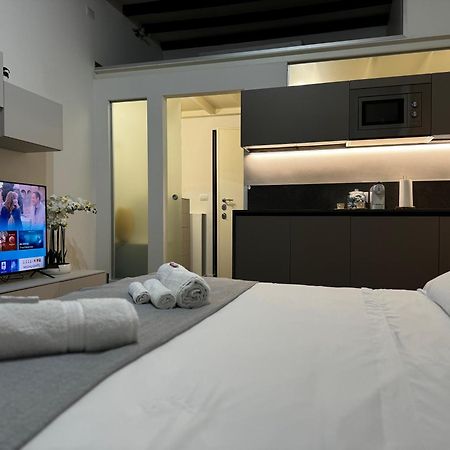 Regina Milano In Corso Lodi - Sky Tv, Wifi E Breakfast Box Apartment Ngoại thất bức ảnh